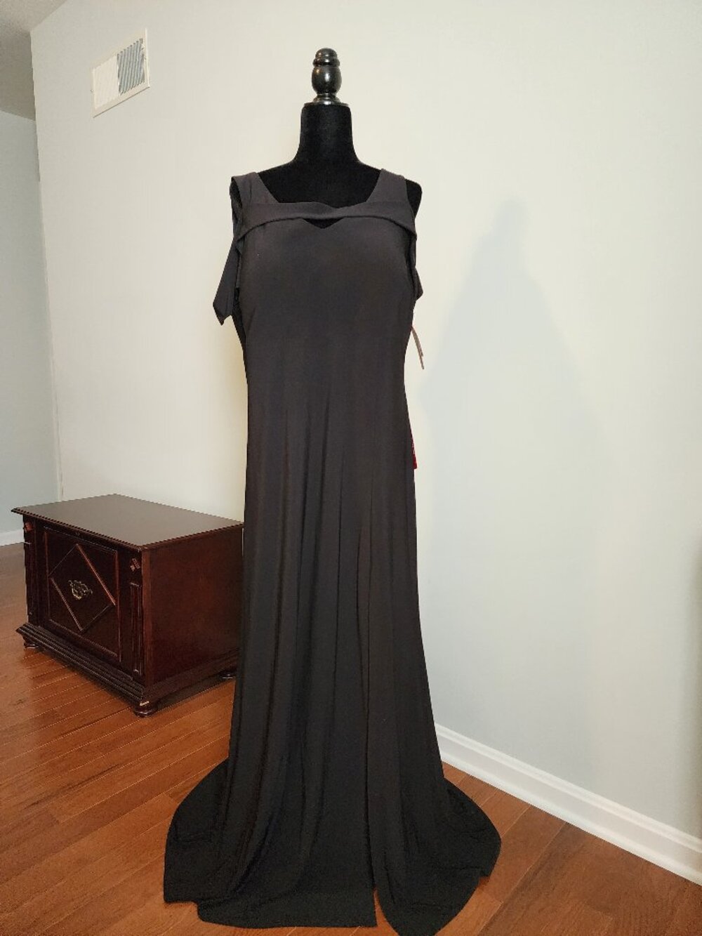 Nightway Long Cold-Shoulder Dress size 16 W